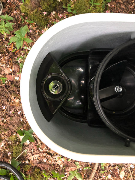 Compost toilet 12v self stirring with urine piped/soak away